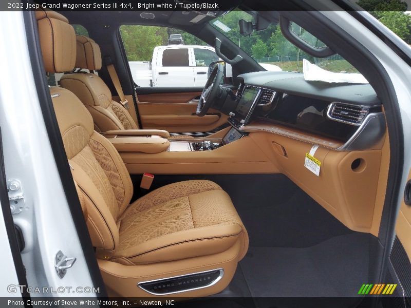 Front Seat of 2022 Grand Wagoneer Series III 4x4