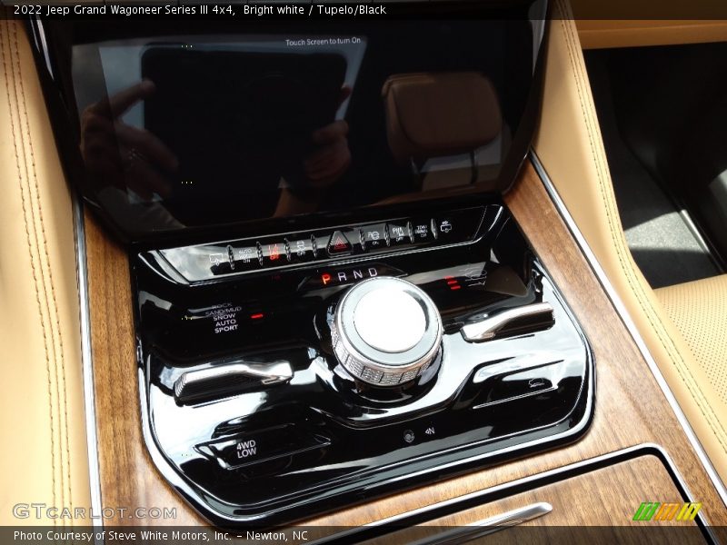  2022 Grand Wagoneer Series III 4x4 8 Speed Automatic Shifter