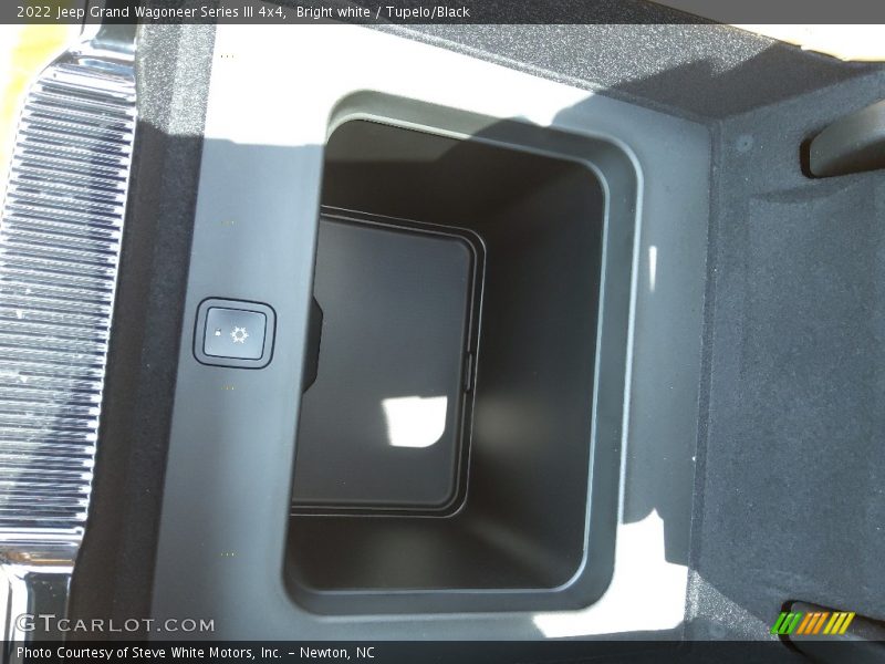 Bright white / Tupelo/Black 2022 Jeep Grand Wagoneer Series III 4x4