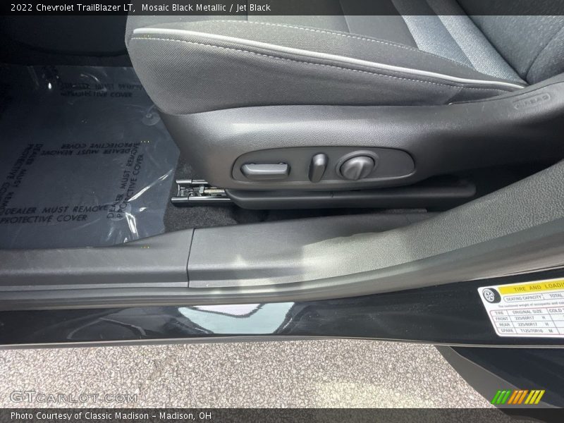 Mosaic Black Metallic / Jet Black 2022 Chevrolet TrailBlazer LT