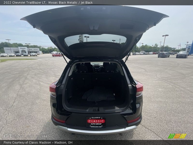 Mosaic Black Metallic / Jet Black 2022 Chevrolet TrailBlazer LT