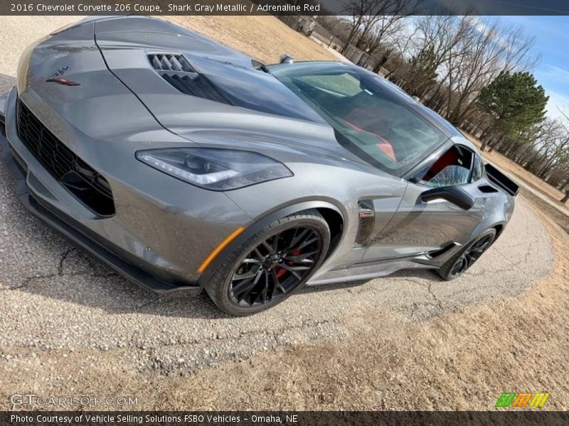Shark Gray Metallic / Adrenaline Red 2016 Chevrolet Corvette Z06 Coupe