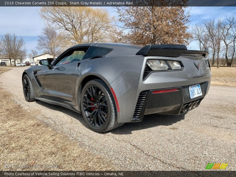Shark Gray Metallic / Adrenaline Red 2016 Chevrolet Corvette Z06 Coupe