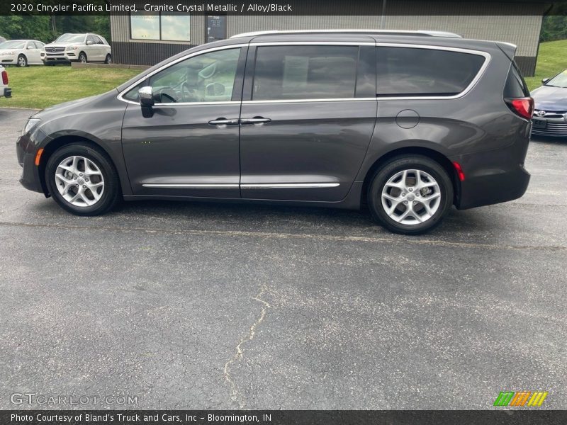 Granite Crystal Metallic / Alloy/Black 2020 Chrysler Pacifica Limited