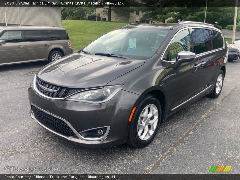 Granite Crystal Metallic / Alloy/Black 2020 Chrysler Pacifica Limited