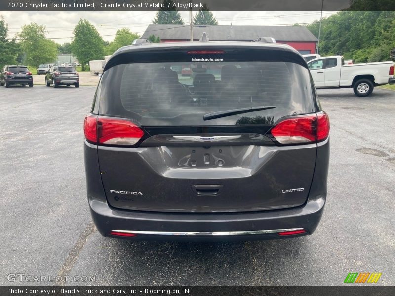 Granite Crystal Metallic / Alloy/Black 2020 Chrysler Pacifica Limited