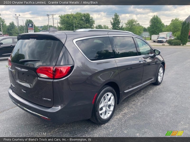 Granite Crystal Metallic / Alloy/Black 2020 Chrysler Pacifica Limited