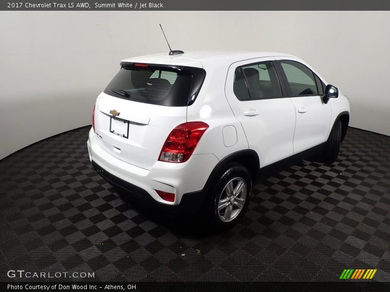 Summit White / Jet Black 2017 Chevrolet Trax LS AWD