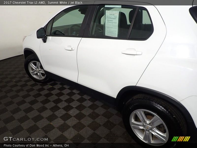 Summit White / Jet Black 2017 Chevrolet Trax LS AWD