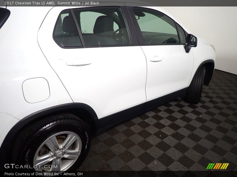 Summit White / Jet Black 2017 Chevrolet Trax LS AWD
