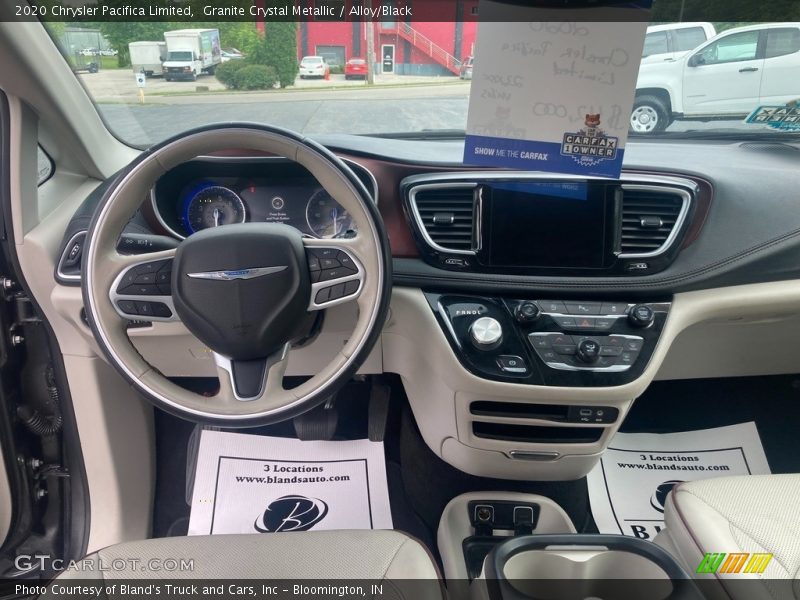 Granite Crystal Metallic / Alloy/Black 2020 Chrysler Pacifica Limited