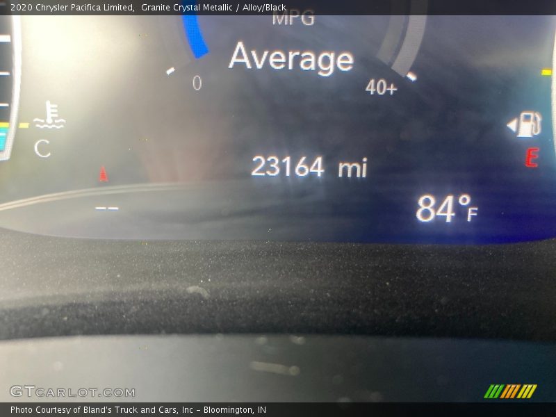 Granite Crystal Metallic / Alloy/Black 2020 Chrysler Pacifica Limited