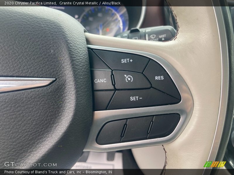 Granite Crystal Metallic / Alloy/Black 2020 Chrysler Pacifica Limited