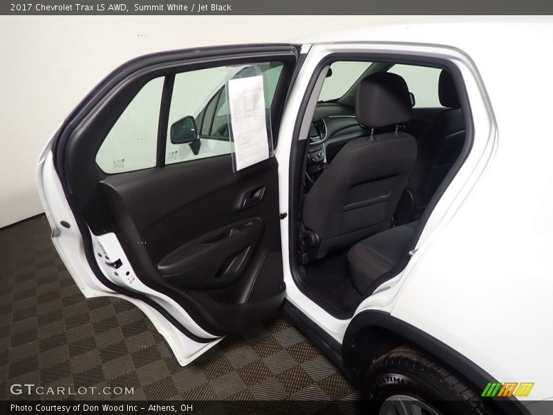 Summit White / Jet Black 2017 Chevrolet Trax LS AWD