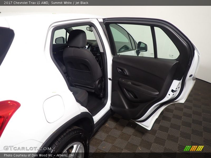 Summit White / Jet Black 2017 Chevrolet Trax LS AWD