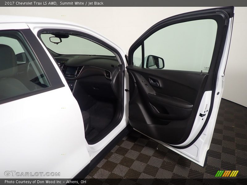 Summit White / Jet Black 2017 Chevrolet Trax LS AWD