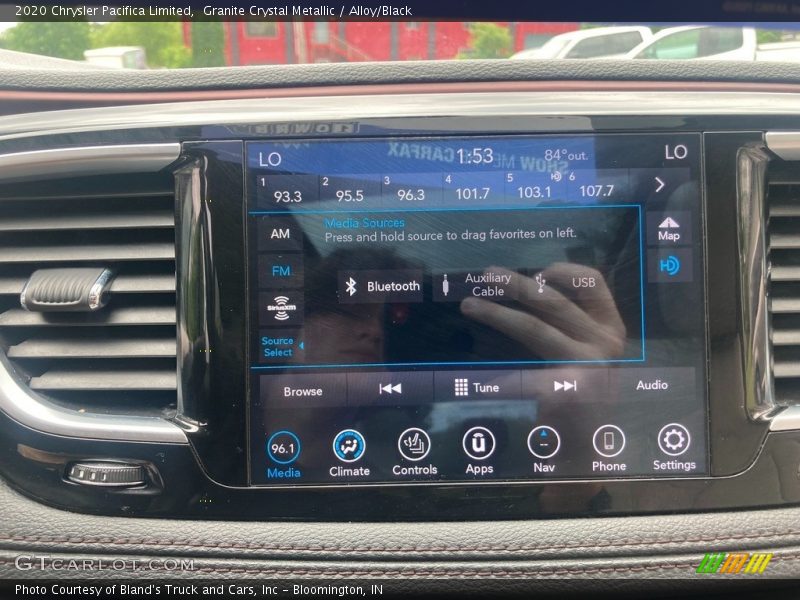 Granite Crystal Metallic / Alloy/Black 2020 Chrysler Pacifica Limited