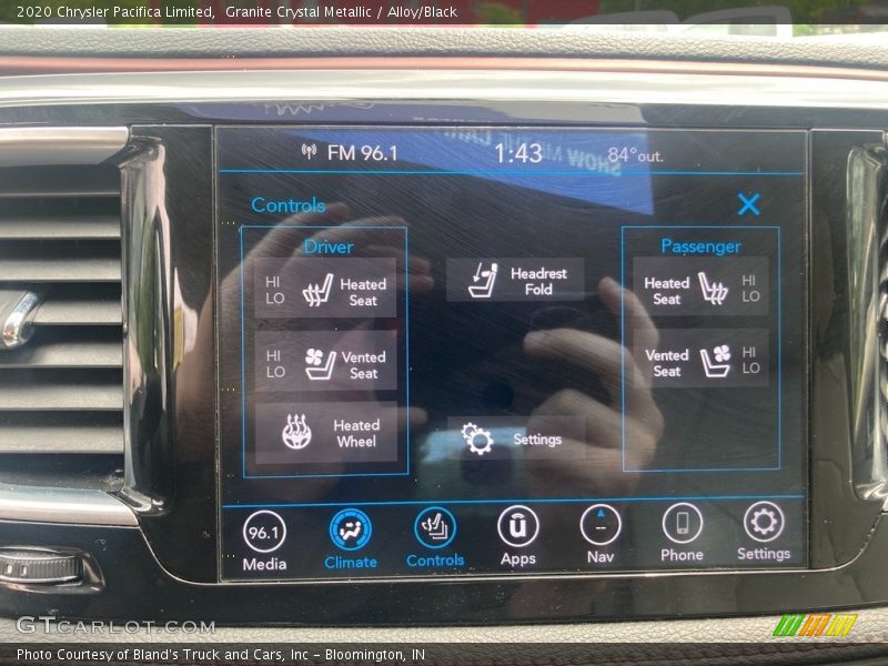 Granite Crystal Metallic / Alloy/Black 2020 Chrysler Pacifica Limited