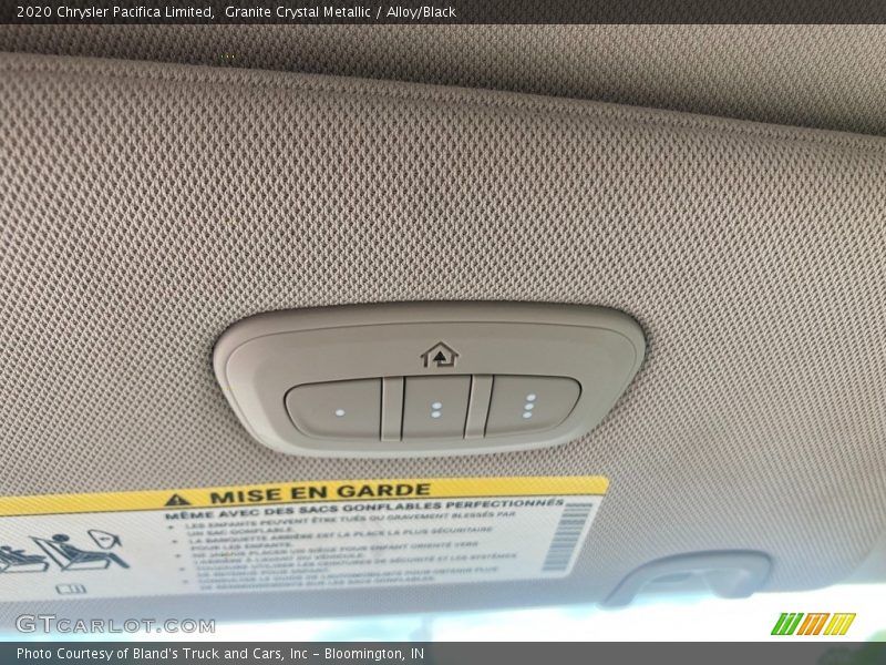 Granite Crystal Metallic / Alloy/Black 2020 Chrysler Pacifica Limited