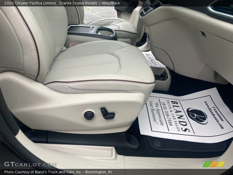 Granite Crystal Metallic / Alloy/Black 2020 Chrysler Pacifica Limited