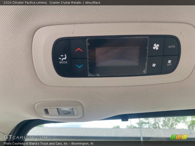 Granite Crystal Metallic / Alloy/Black 2020 Chrysler Pacifica Limited