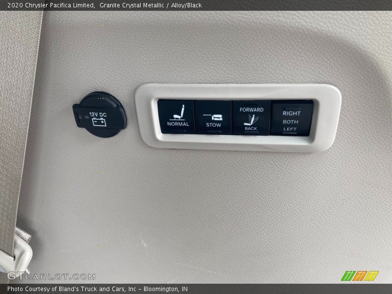 Granite Crystal Metallic / Alloy/Black 2020 Chrysler Pacifica Limited
