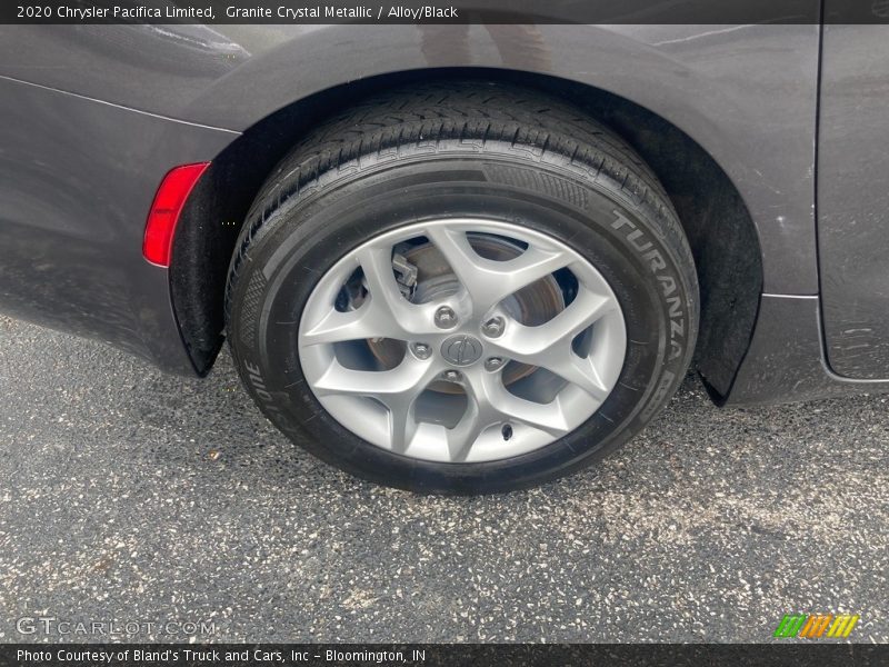 Granite Crystal Metallic / Alloy/Black 2020 Chrysler Pacifica Limited