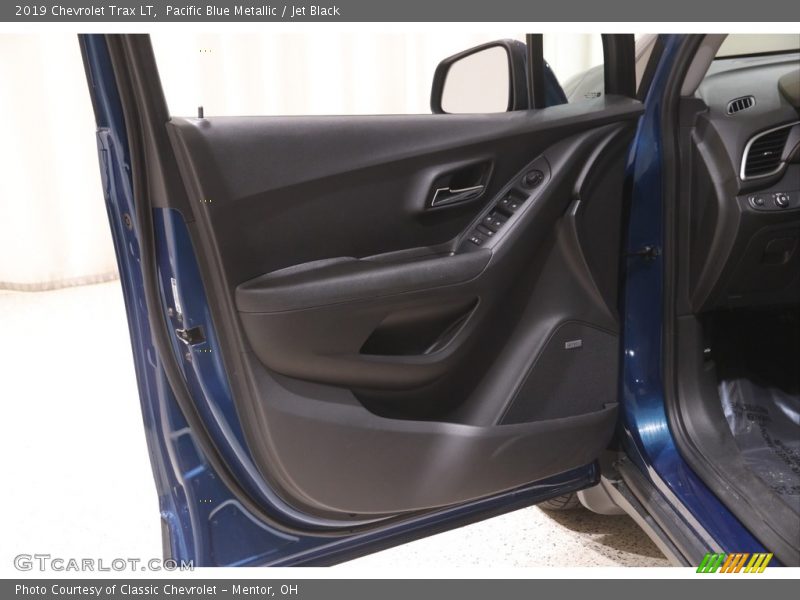 Pacific Blue Metallic / Jet Black 2019 Chevrolet Trax LT