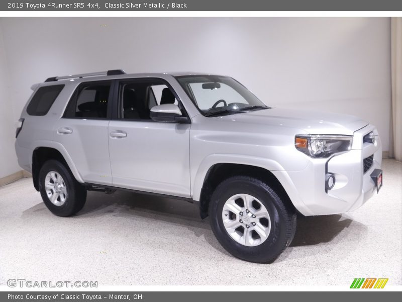 Classic Silver Metallic / Black 2019 Toyota 4Runner SR5 4x4