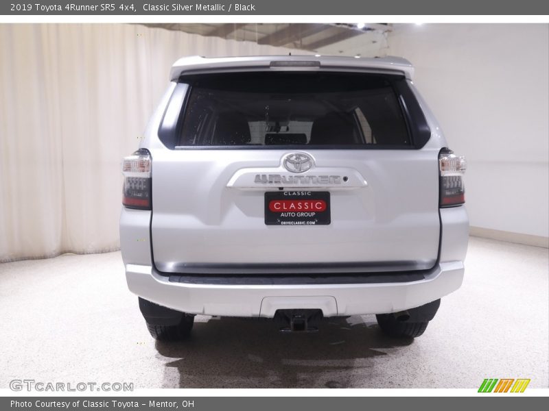 Classic Silver Metallic / Black 2019 Toyota 4Runner SR5 4x4