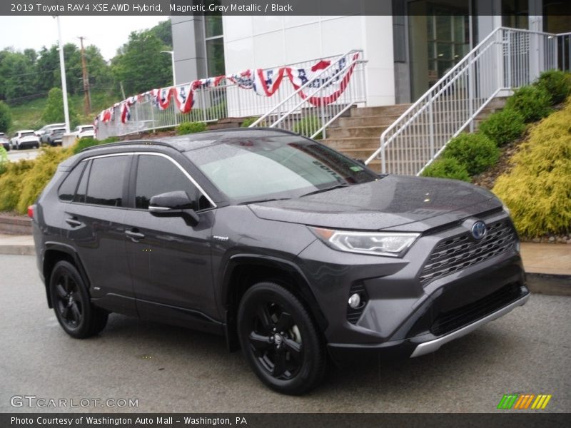 Front 3/4 View of 2019 RAV4 XSE AWD Hybrid