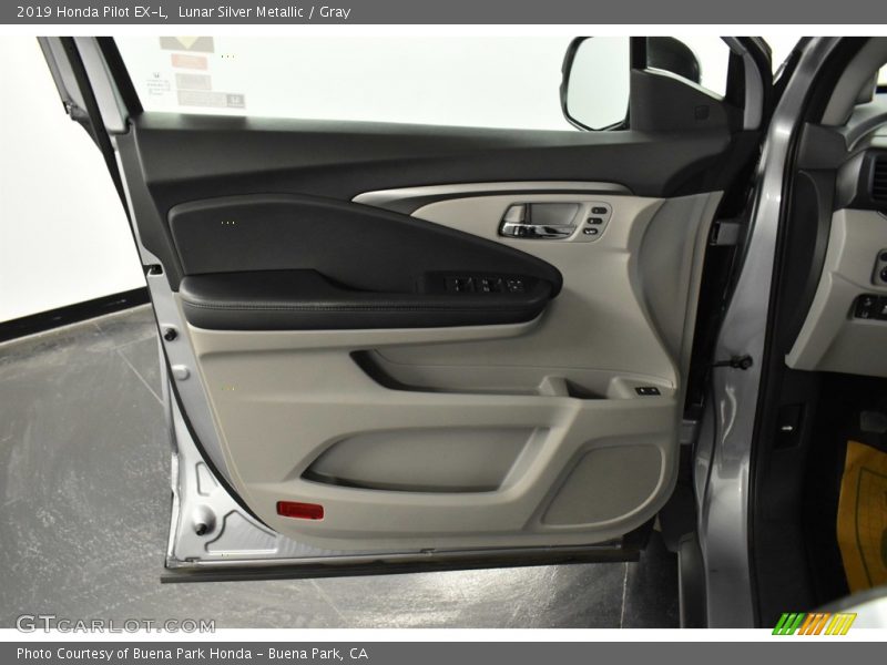 Lunar Silver Metallic / Gray 2019 Honda Pilot EX-L