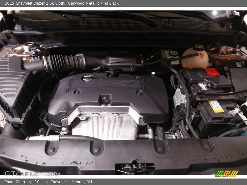 Oakwood Metallic / Jet Black 2019 Chevrolet Blazer 2.5L Cloth