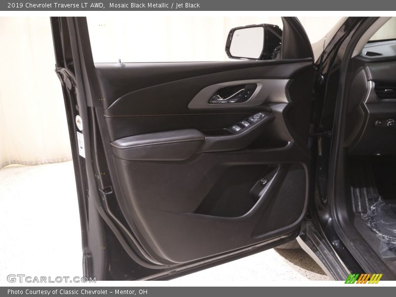 Mosaic Black Metallic / Jet Black 2019 Chevrolet Traverse LT AWD