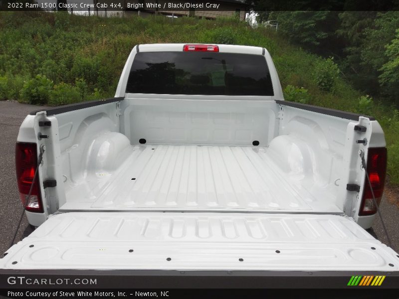 Bright White / Black/Diesel Gray 2022 Ram 1500 Classic Crew Cab 4x4