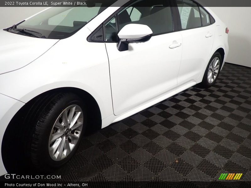 Super White / Black 2022 Toyota Corolla LE