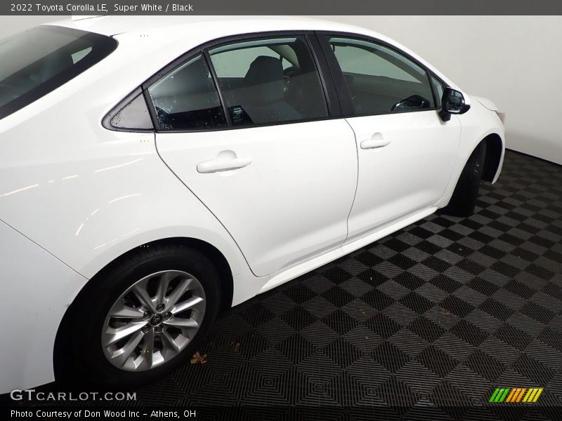 Super White / Black 2022 Toyota Corolla LE