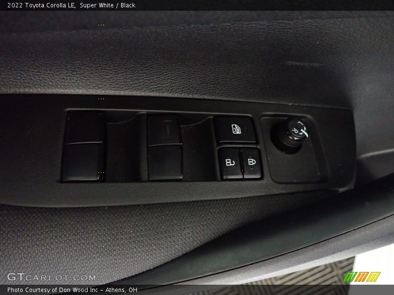 Super White / Black 2022 Toyota Corolla LE