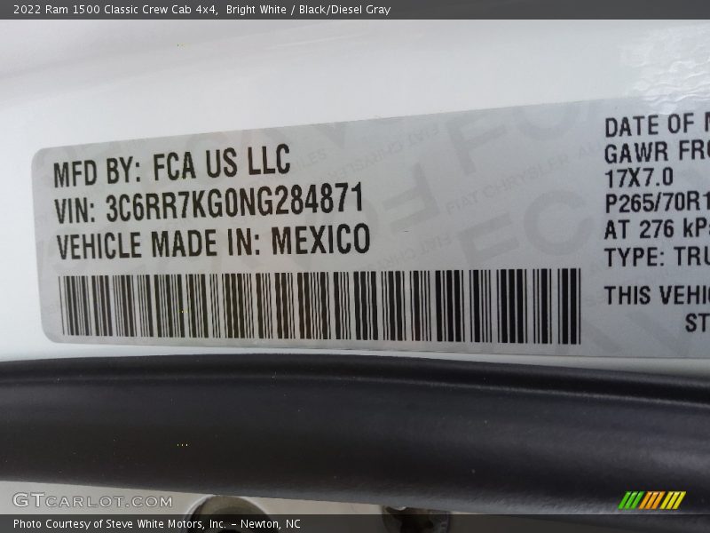 Bright White / Black/Diesel Gray 2022 Ram 1500 Classic Crew Cab 4x4