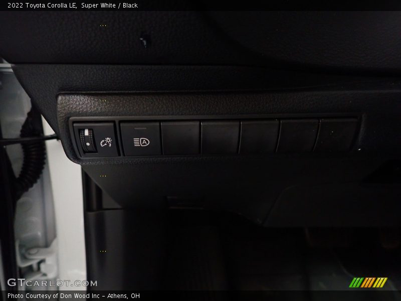 Super White / Black 2022 Toyota Corolla LE