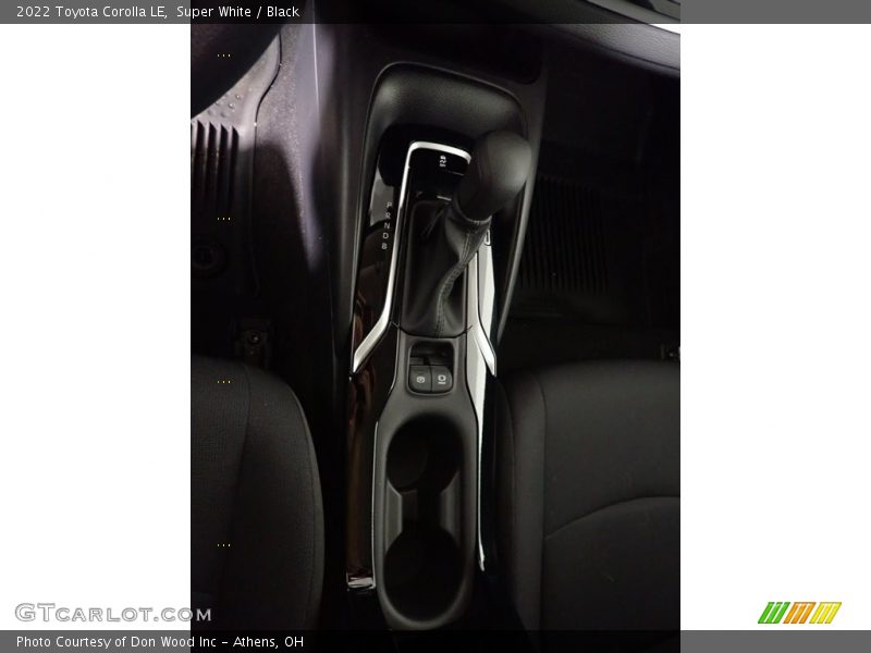Super White / Black 2022 Toyota Corolla LE