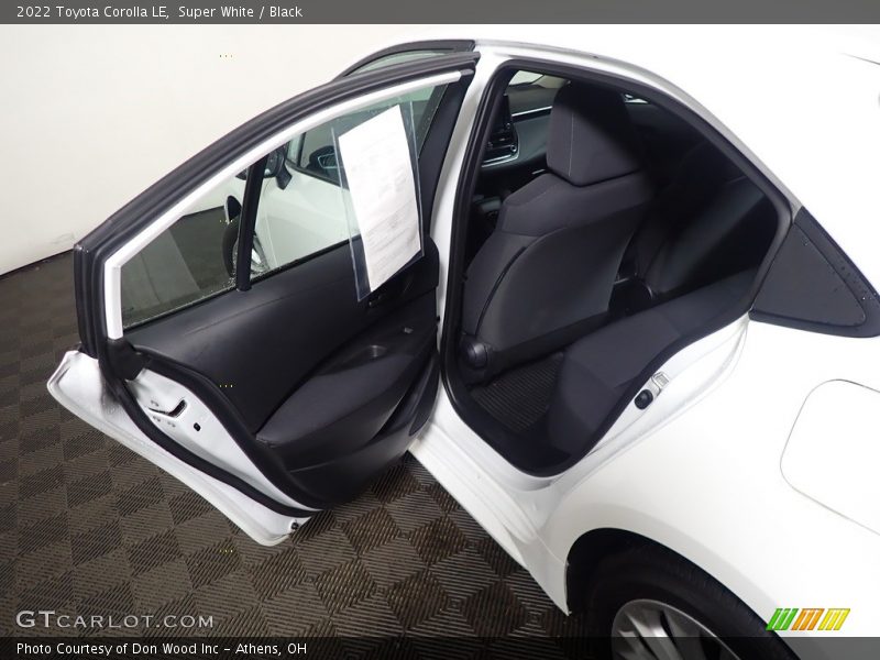 Super White / Black 2022 Toyota Corolla LE