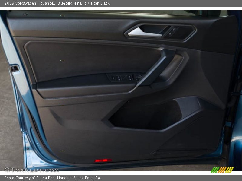 Blue Silk Metallic / Titan Black 2019 Volkswagen Tiguan SE