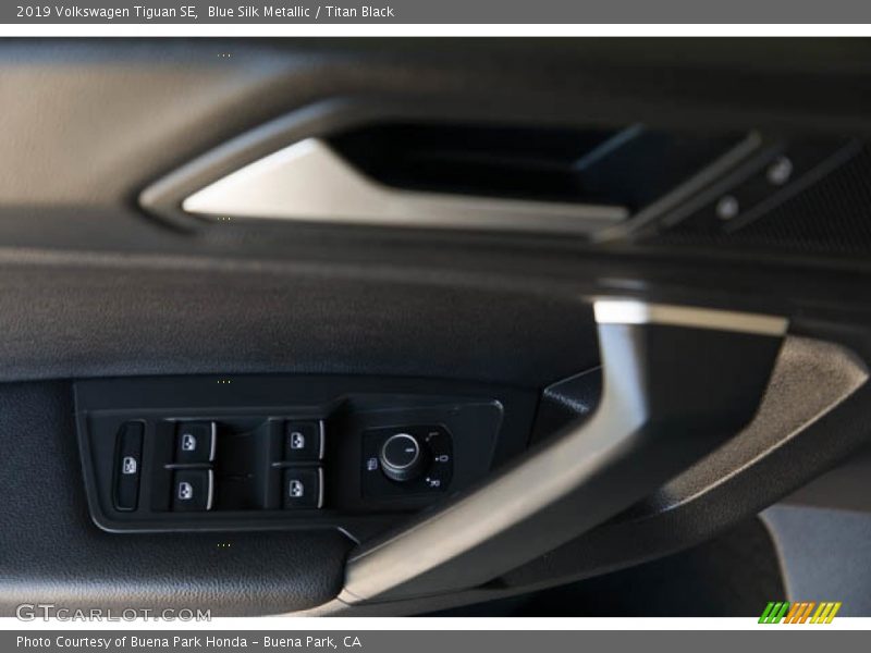 Blue Silk Metallic / Titan Black 2019 Volkswagen Tiguan SE