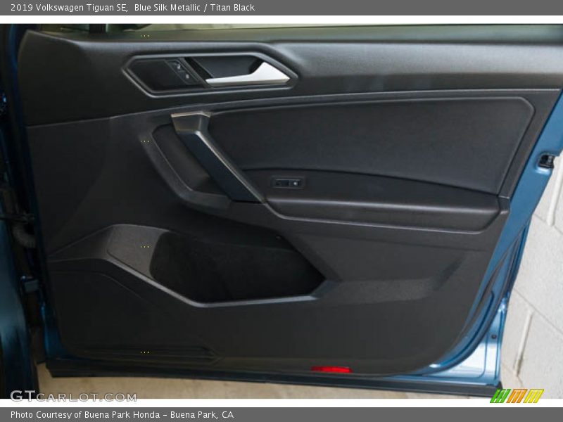 Blue Silk Metallic / Titan Black 2019 Volkswagen Tiguan SE