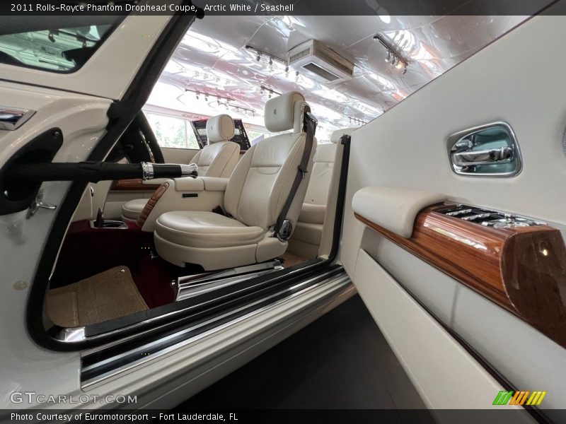 Arctic White / Seashell 2011 Rolls-Royce Phantom Drophead Coupe