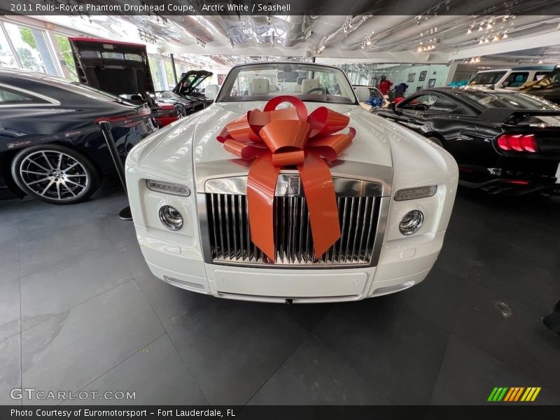 Arctic White / Seashell 2011 Rolls-Royce Phantom Drophead Coupe