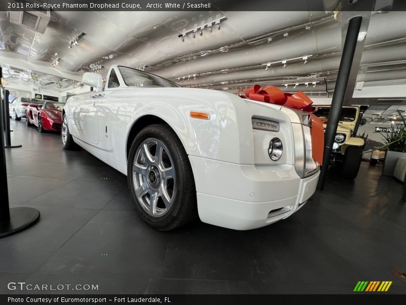 Arctic White / Seashell 2011 Rolls-Royce Phantom Drophead Coupe