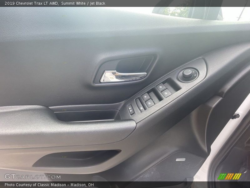 Summit White / Jet Black 2019 Chevrolet Trax LT AWD