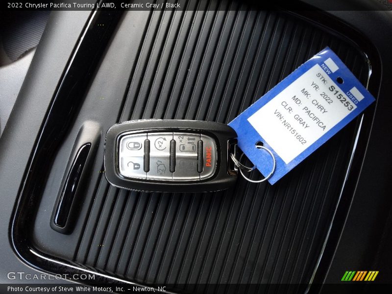 Ceramic Gray / Black 2022 Chrysler Pacifica Touring L AWD